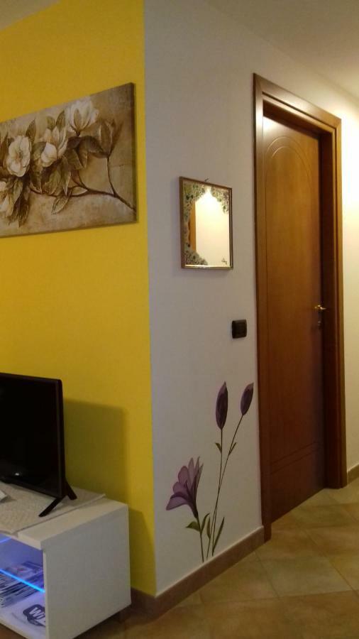 Appartamento Indipendente Al Piano Seminterrato Girasole Exterior foto